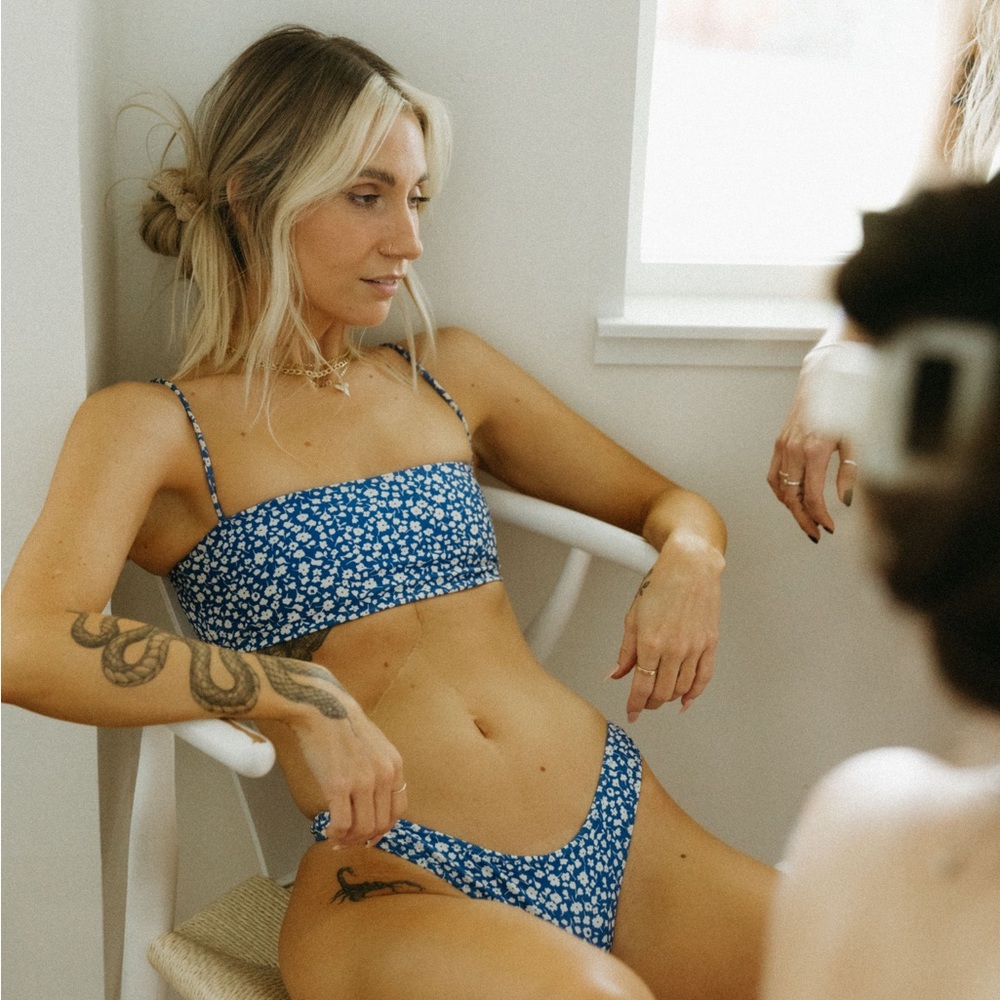 stone fox bikini top size xs $30